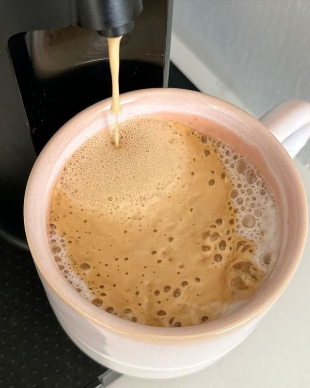 Неприятные напитки: три врага кальция, которые могут ослабить ваши кости