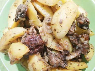 Как приготовить картофель со свининой в духовке