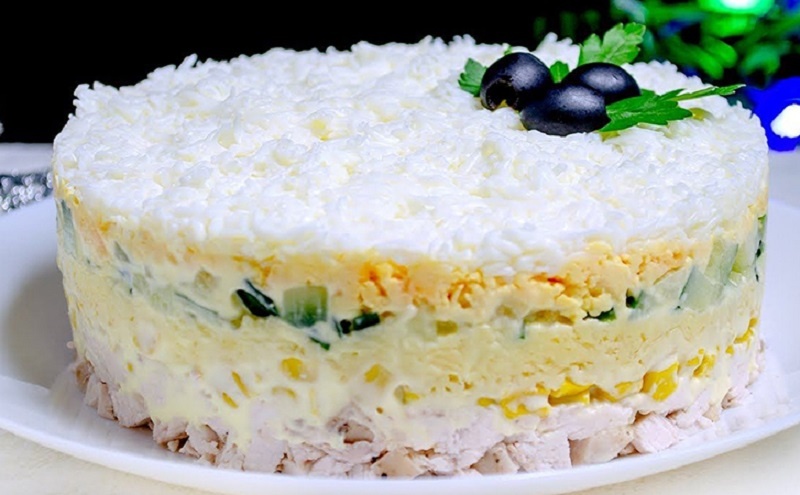 Салат «Снежок»: как создать нежный шедевр новогоднего стола