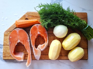 Вкус детства: уха, которую готовили на рыбалке