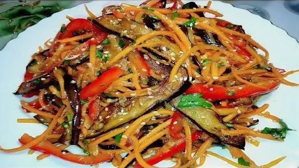 Как быстро приготовить пикантные баклажаны по-корейски