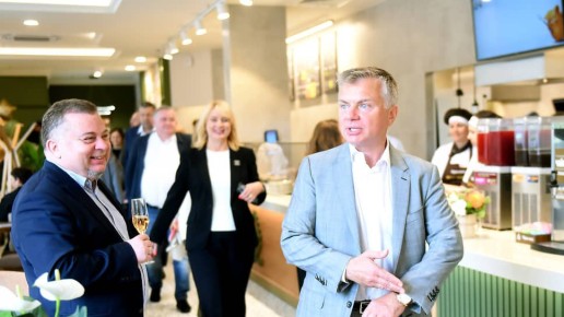 ������� ����������� 700 ��������� ������ � ����� ��������� � ������������ ����