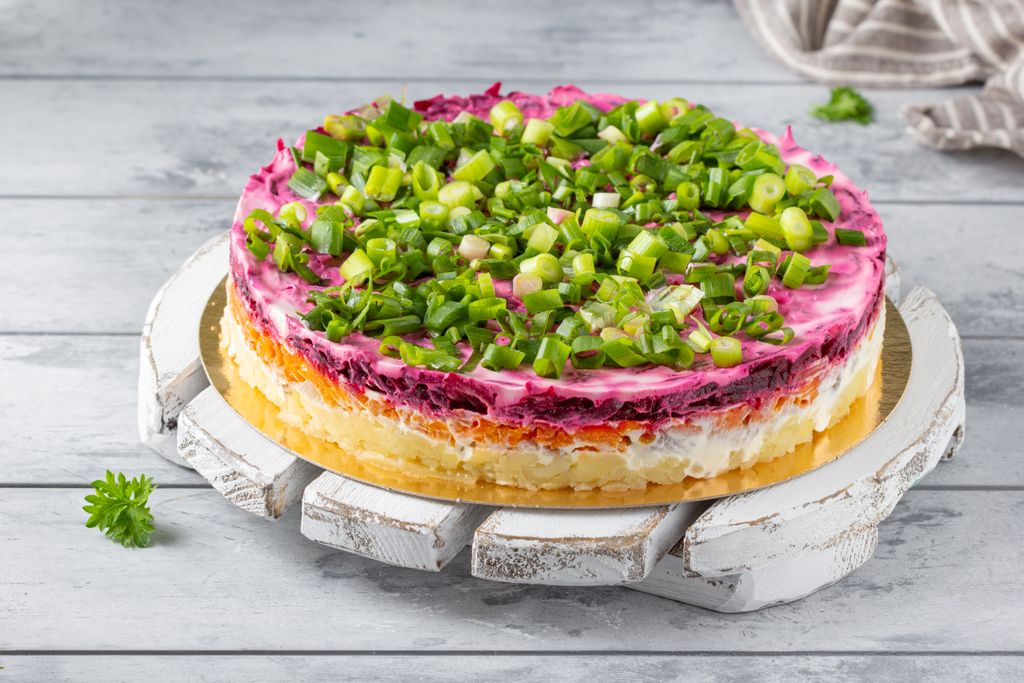 Традиционная селёдка под шубой: вкусное и яркое блюдо для праздников