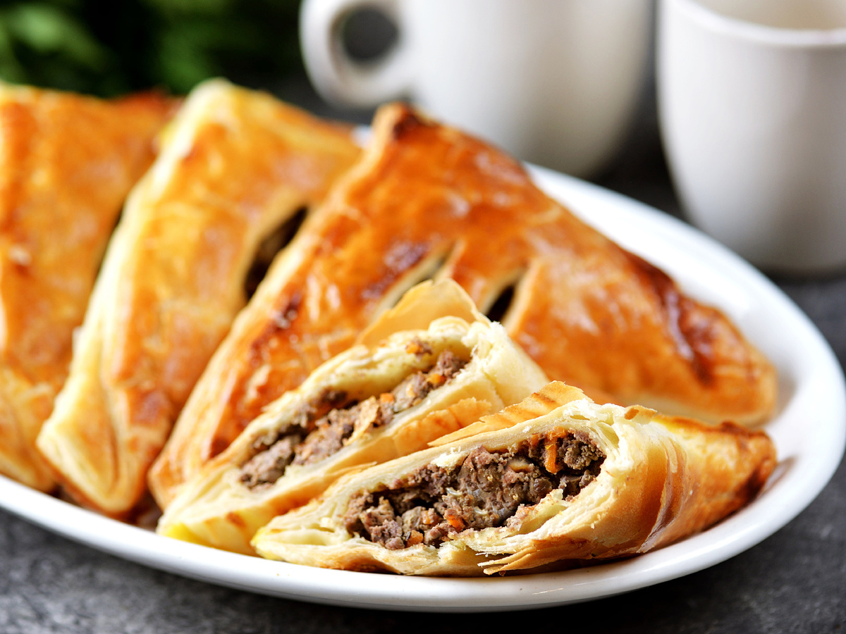 Легкие слойки с печенью, которые подойдут для чаепития