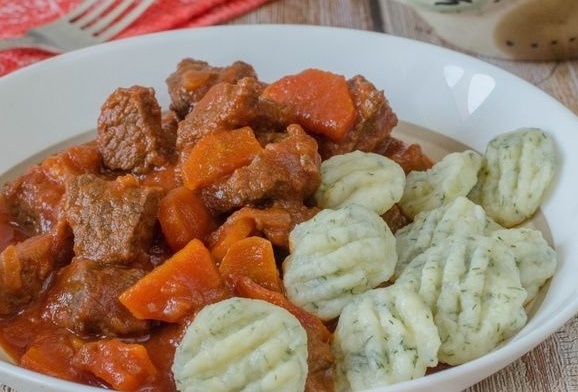 Нежное рагу из говядины с картофельными ньокками: идеальное сочетание вкуса и аромата