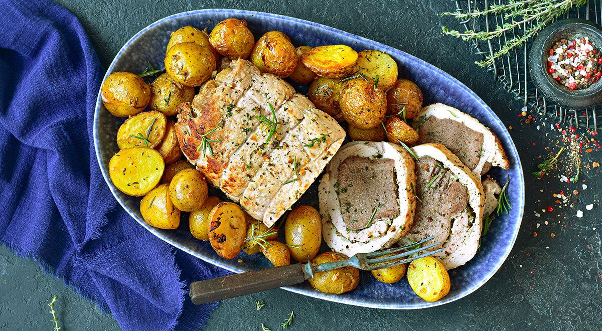 Праздничный рулет из говяжьего языка с свининой, который удивит всех