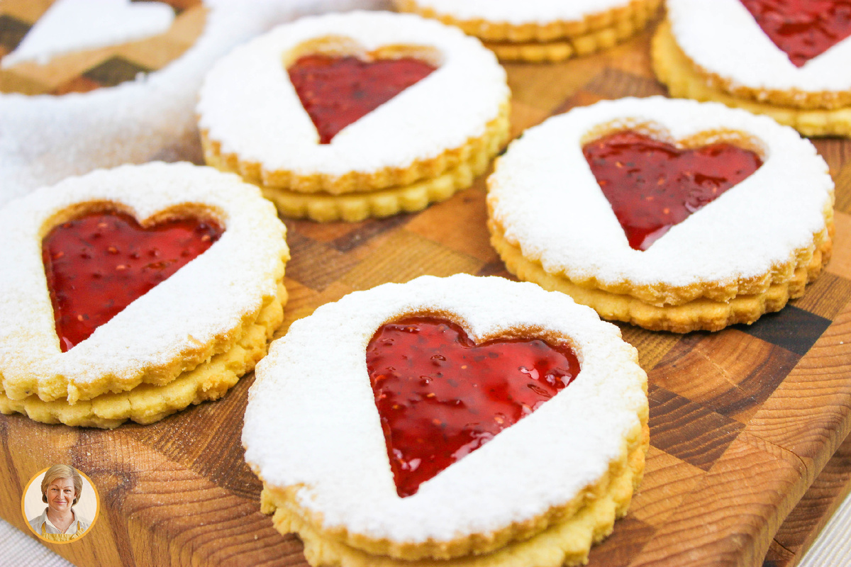 Нежное печенье «Сердечки» с джемом: идеальное угощение для любого праздника