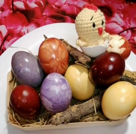 Экологичные способы окрашивания пасхальных яиц для яркого праздника