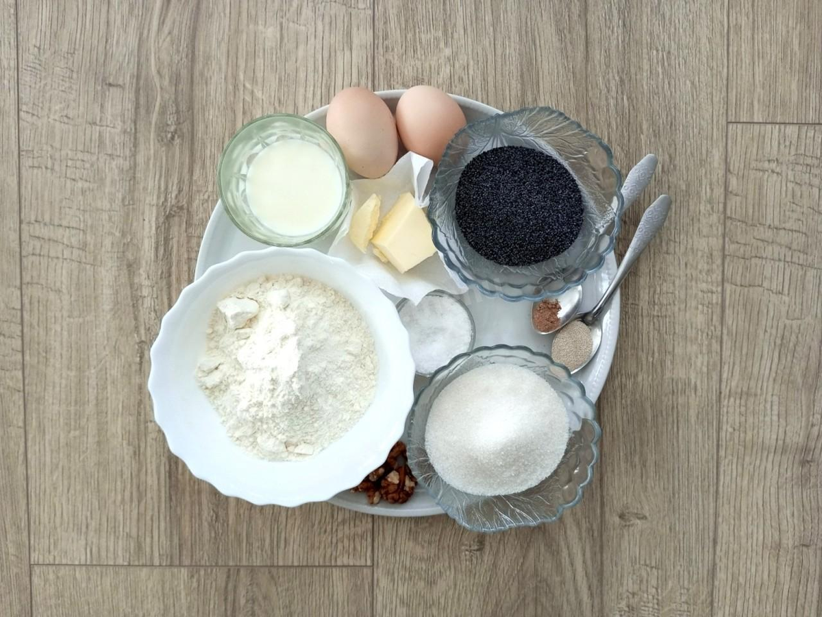 Тепло домашней выпечки: улитка с маком из дрожжевого теста