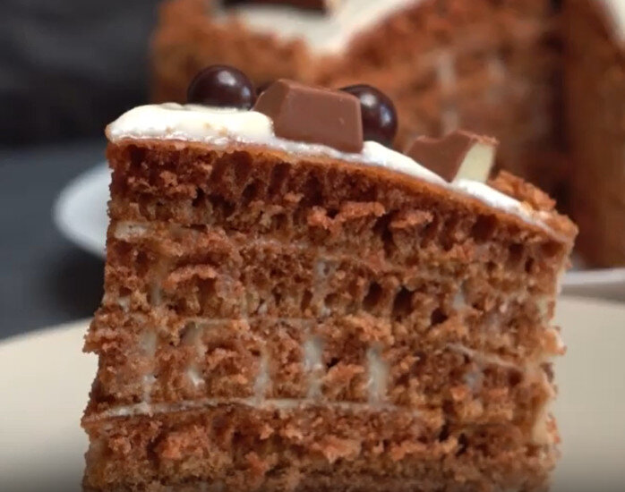 Удивительный торт на сковороде: простой рецепт для вкусного чаепития