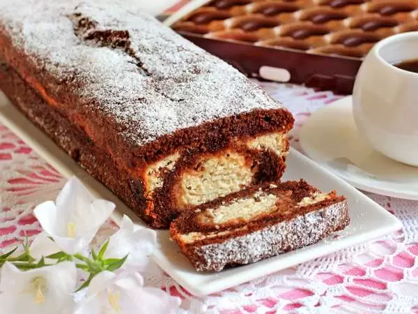 Шоколадный кекс с творожной начинкой: кулинарная изюминка вашего стола