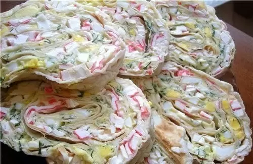 Необычный рулет из крабовых палочек: простой и вкусный рецепт