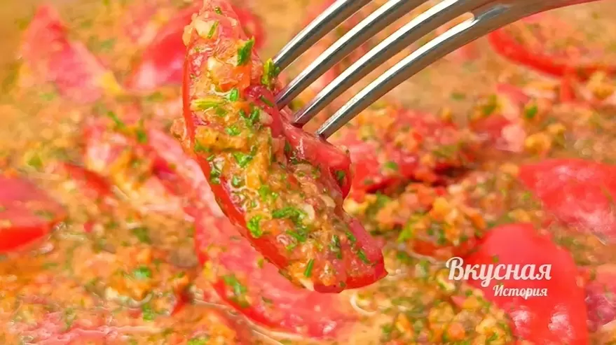 Непревзойденные помидоры с соусом: идеальное дополнение к шашлыку