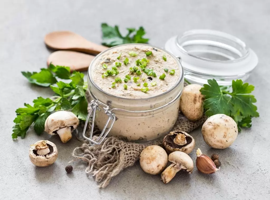 Грибной паштет из шампиньонов: рецептура для гурманов