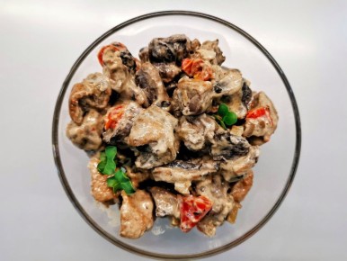 Сочное жаркое из утки с грибами: быстро и вкусно