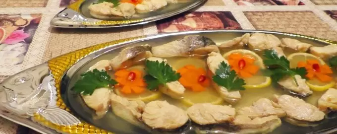 Заливное из речной рыбы: оригинальный рецепт на пост