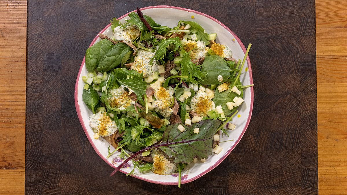 Салат с запеченной индейкой: вкусный и питательный для любого времени года